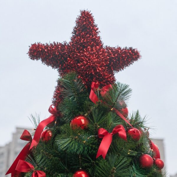 Giant PVC Artificial Christmas Tree with Red Decorations for Commercial Displays